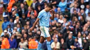 Pep Guardiola unhappy at Rodri for red card in Man City win Pep Guardiola unhappy at Rodri for red card in Man City win