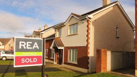 Average three-bed house price now over €300,000 – survey