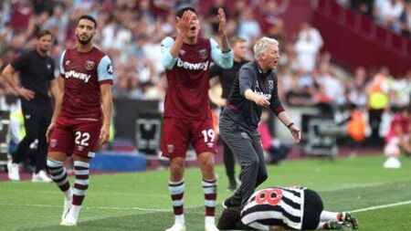 David Moyes critical of referee Peter Bankes after draw with Newcastle
