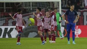 West Ham suffer first European loss in 18 matches at hands of Olympiacos West Ham suffer first European loss in 18 matches at hands of Olympiacos