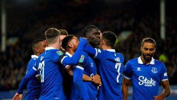 Everton earn fitting win at Goodison Park as Bill Kenwright is remembered