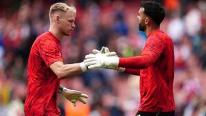 Mikel Arteta warns Aaron Ramsdale not to rush decision over Arsenal future