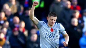 Everton edge Crystal Palace in five-goal thriller
