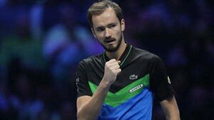 Daniil Medvedev reaches last four in Turin with victory over Alexander Zverev Daniil Medvedev reaches last four in Turin with victory over Alexander Zverev