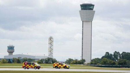 Flight stopped on Dublin Airport runway due to drunk engineer