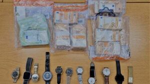 Over €100,000 of cash, jewellery and stolen car seized in operation targeting crime group Over €100,000 of cash, jewellery and stolen car seized in operation targeting crime group