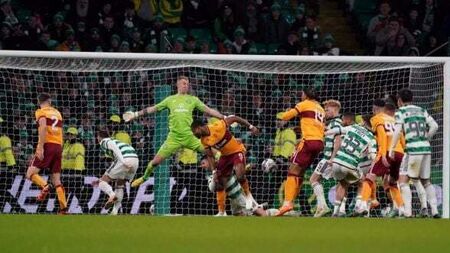 Jonathan Obika’s last-gasp equaliser earns Motherwell point at Celtic