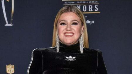 Kelly Clarkson’s ex-husband to pay her millions for unlawfully procured TV deals