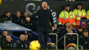 Sean Dyche hails Everton unity after beating Newcastle to climb out of drop zone