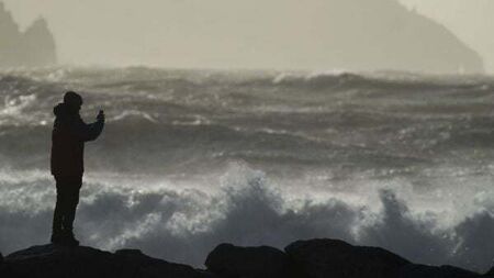 Storm Gerrit: Met Éireann issues new alerts with unsettled weather to last until New Year