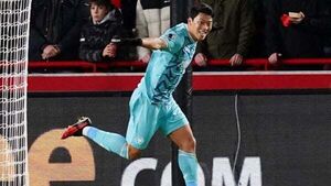 Hwang Hee-chan’s brace helps Wolves to thumping win at Brentford