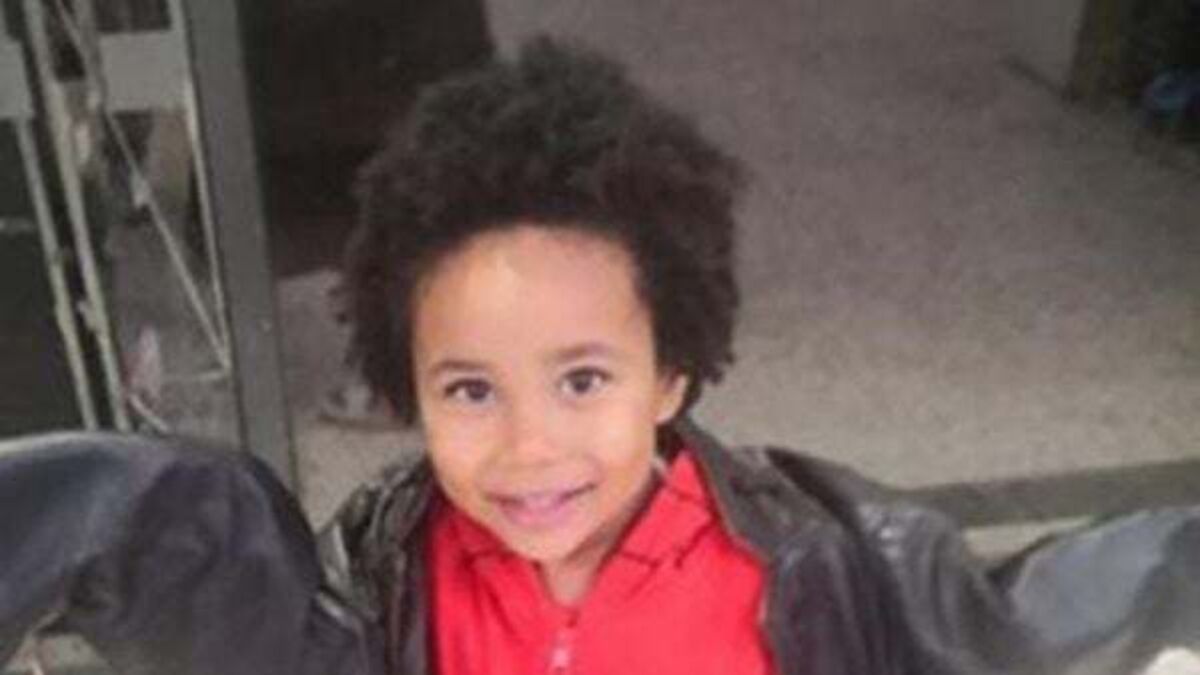 Mother accused of killing her Irish son (4) sobs in court