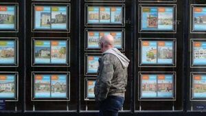 House prices rose at slower pace last year as supply dwindled House prices rose at slower pace last year as supply dwindled