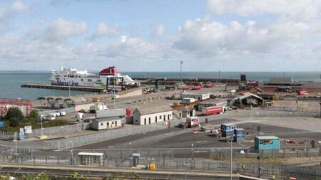 Two children and 12 adults found in a trailer at Rosslare