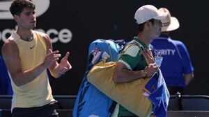 Dominant Carlos Alcaraz through as Shang Juncheng retires injured Dominant Carlos Alcaraz through as Shang Juncheng retires injured