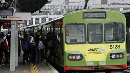 Young man jailed for robbery of mobiles from teenagers on Dart