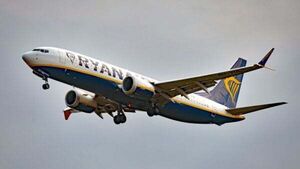 Ryanair agrees first deal with online travel agent