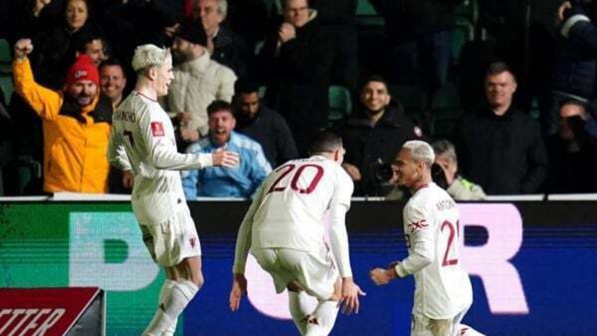Manchester United survive scare at Newport to reach FA Cup fifth round