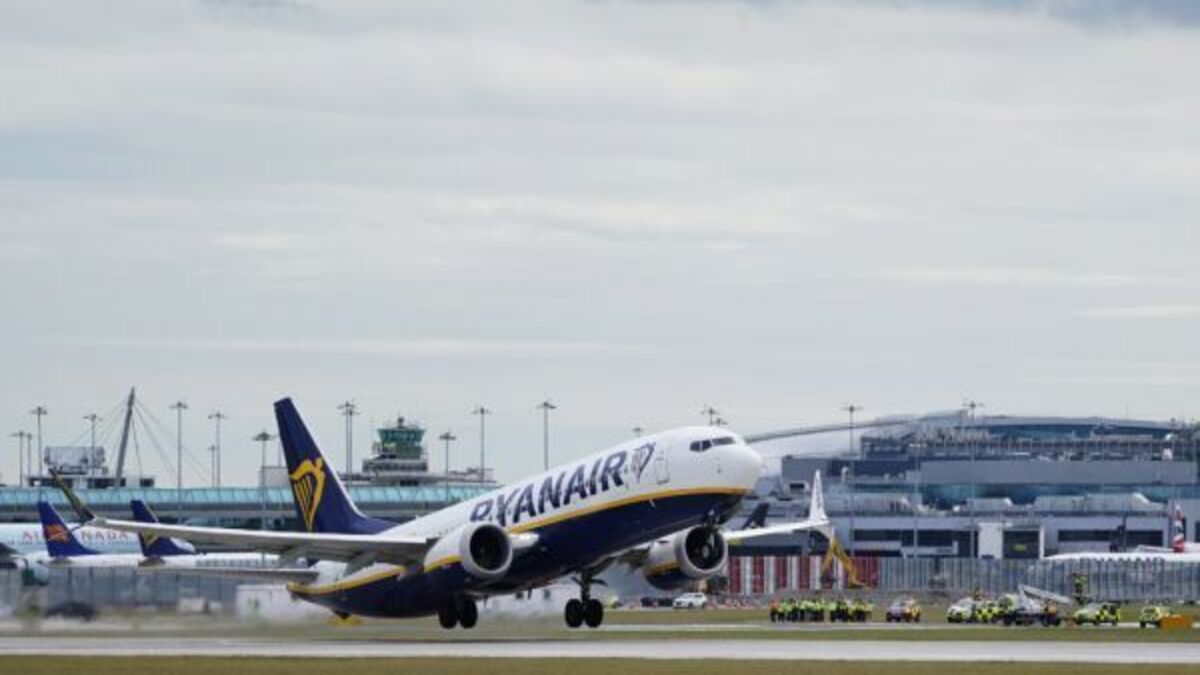 Varadkar backs plans to increase Dublin Airport cap despite Cabinet opposition