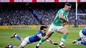 James Lowe believes Jack Crowley is taking fly-half chance in his stride James Lowe believes Jack Crowley is taking fly-half chance in his stride