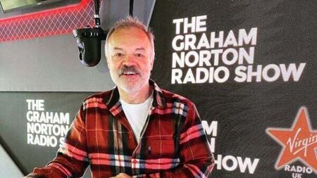 Graham Norton hosts final weekend radio show