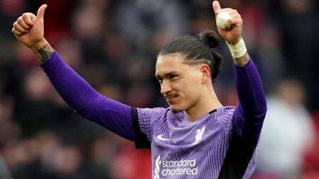 Darwin Nunez snatches last-gasp win for leaders Liverpool at Nottingham Forest