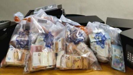 Gardaí seize €300,000 in Dublin as part of money laundering investigation