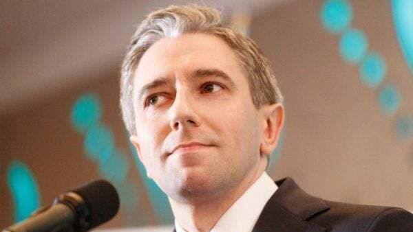 Coaltion Government should serve full term, Harris insists