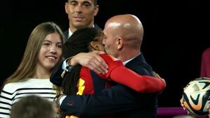 Prosecutors seek prison sentence for former football boss over 'kissgate' scandal Prosecutors seek prison sentence for former football boss over 'kissgate' scandal
