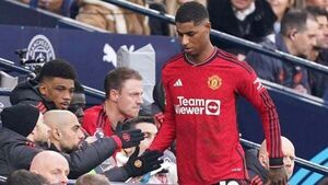 Rio Ferdinand: Marcus Rashford may have to make big decision to leave Man Utd Rio Ferdinand: Marcus Rashford may have to make big decision to leave Man Utd