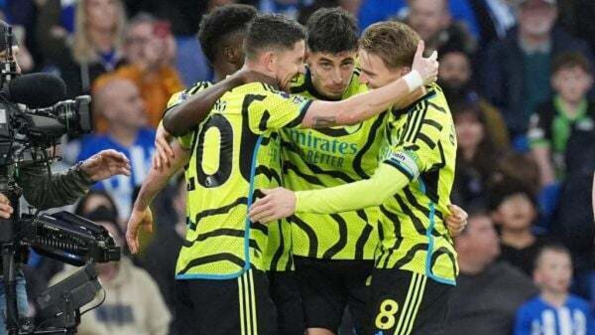 Arsenal back on top with commanding win over Brighton