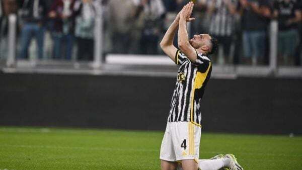 Federico Gatti gives Juventus win over Fiorentina as Napoli hit four at Monza