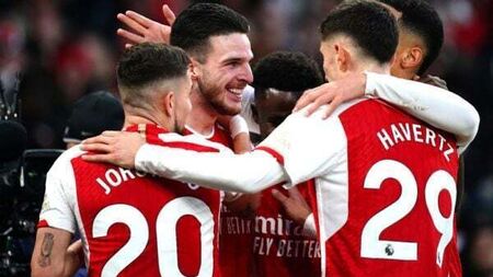 Cesc Fabregas: Arsenal could dominate Premier League if they can seal title