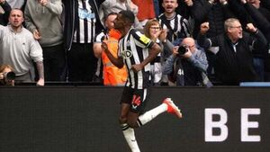 Alexander Isak stars as Newcastle put four past Tottenham Alexander Isak stars as Newcastle put four past Tottenham