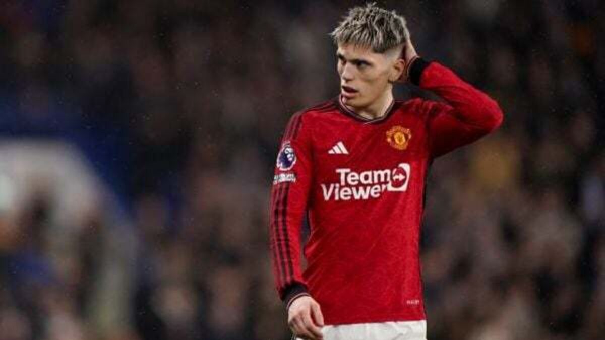 Alejandro Garnacho spoken to by Erik ten Hag over social media activity