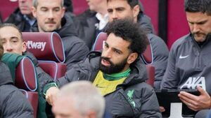 Mo Salah left on the bench as Liverpool’s title hopes hit further at West Ham Mo Salah left on the bench as Liverpool’s title hopes hit further at West Ham