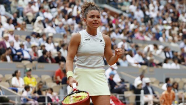 Jasmine Paolini stuns Elena Rybakina to reach French Open semi-finals