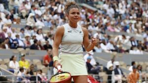 Jasmine Paolini stuns Elena Rybakina to reach French Open semi-finals Jasmine Paolini stuns Elena Rybakina to reach French Open semi-finals
