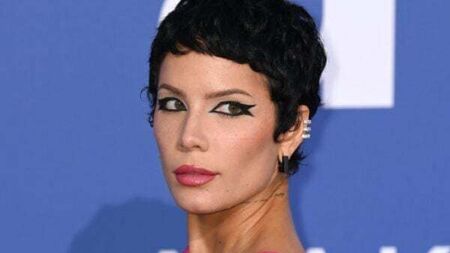 Halsey thanks fans for ‘love’ while revealing source of health issues