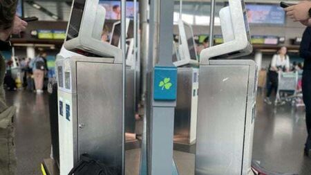 Aer Lingus set for fresh talks with pilots in bid to resolve pay dispute