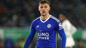 Chelsea sign Leicester midfielder Kiernan Dewsbury-Hall for around £30million Chelsea sign Leicester midfielder Kiernan Dewsbury-Hall for around £30million