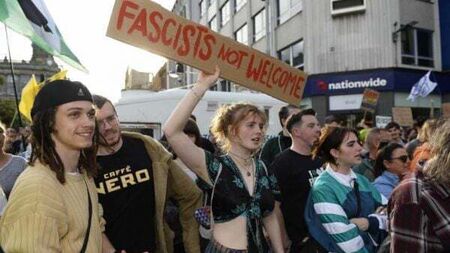 Anti-racism rally to take place in Belfast after week of anti-immigration disorder