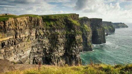 Two parts of the Cliffs of Moher trail closed following recent tragedies