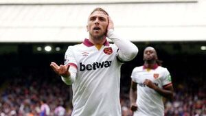 West Ham strike twice in second half to take victory at Crystal Palace West Ham strike twice in second half to take victory at Crystal Palace