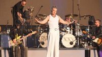 Robbie Williams interviewed in BBC boy band documentary from Louis Theroux
