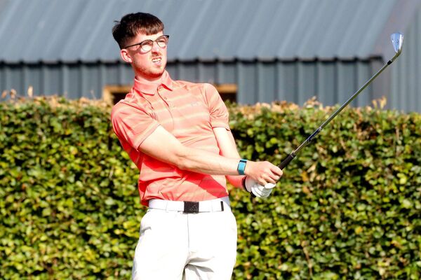 Dylan Dunne looks a bit unsure of this shot Dylan Dunne looks a bit unsure of this shot