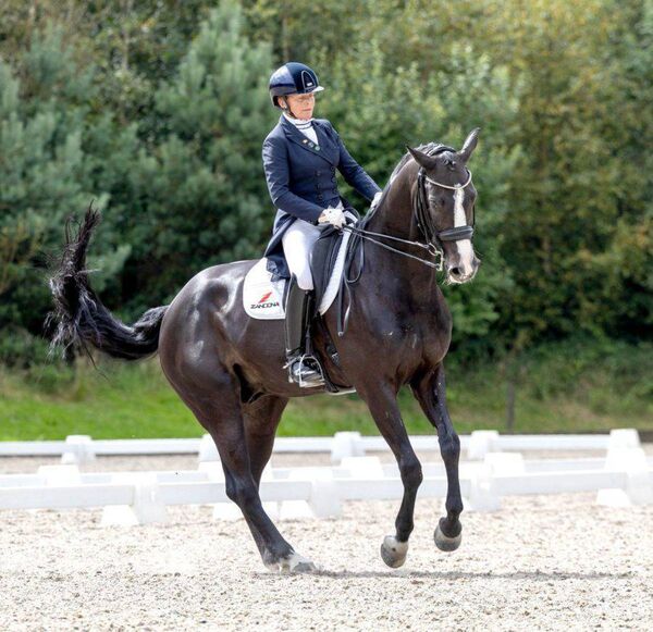 Anne Marie Dunphy with LEB Hugo winning the Small Tour championship at the South East Dressage Classic in Spruce Lodge Photo: Alf Harvey.