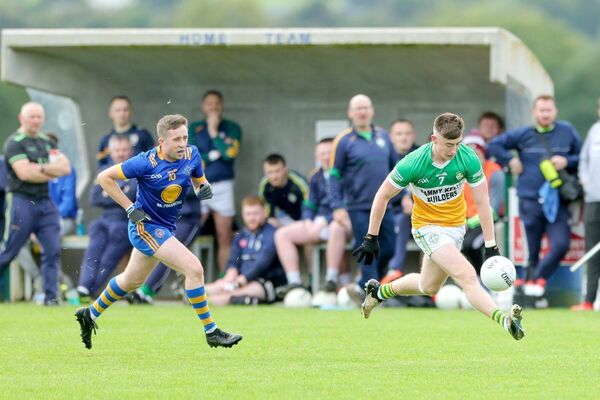 John Brennan (Crettyard) races past Annanough's Johnny Fennelly in their IFC semi-final meeting Photo: Paul Dargan John Brennan (Crettyard) races past Annanough's Johnny Fennelly in their IFC semi-final meeting Photo: Paul Dargan