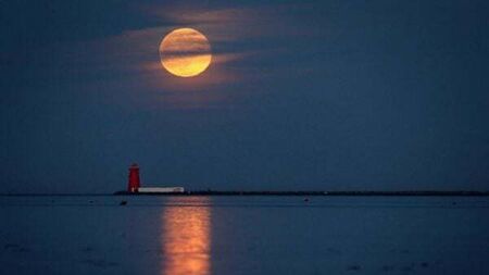 Partial eclipse of supermoon to be visible across Ireland on Tuesday night