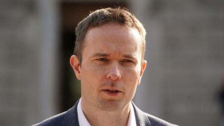 Government has ‘bribed’ the electorate with one-off extra payments, TD says